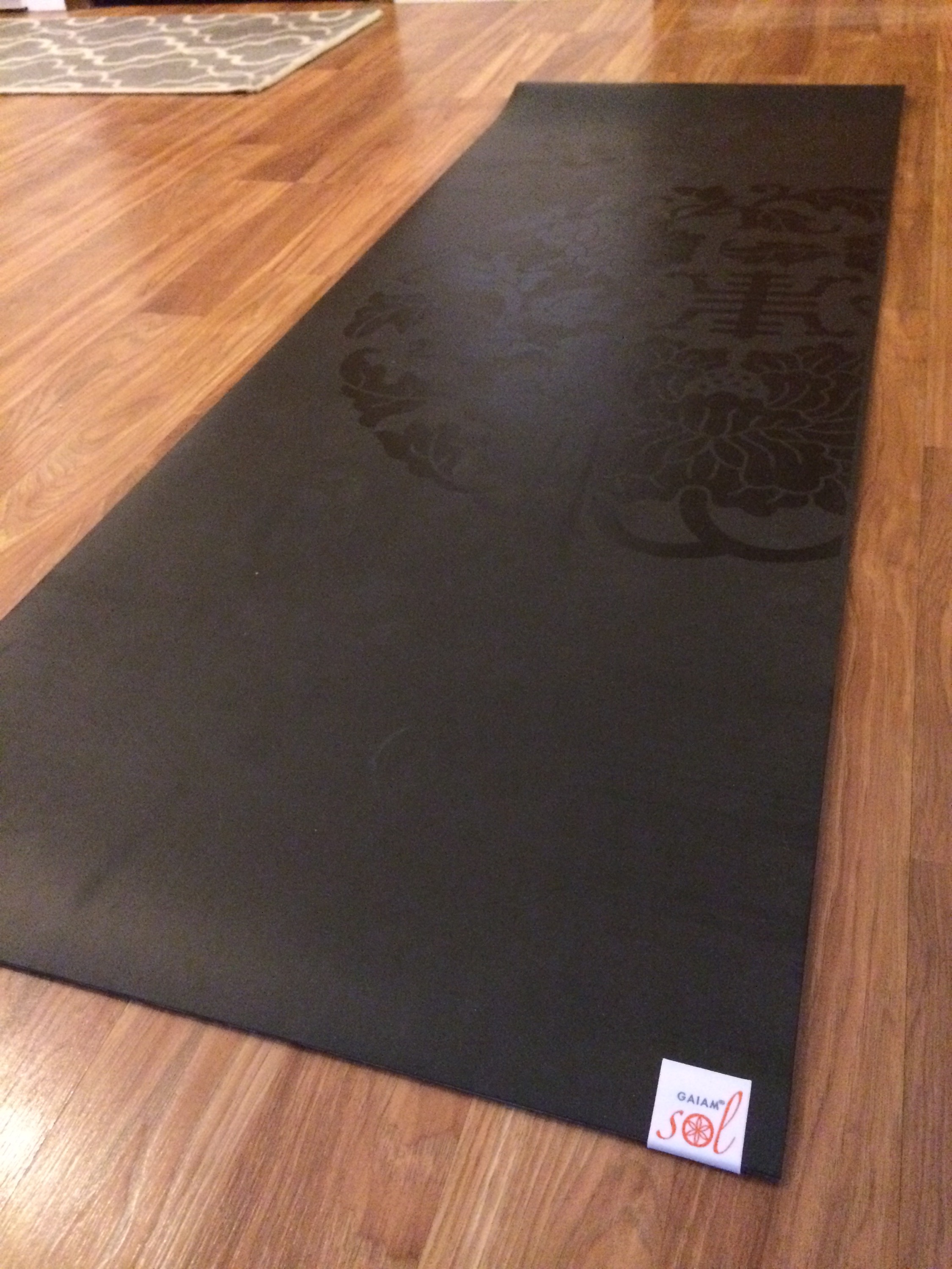 Gaiam Sol Dry-Grip Yoga Mat 68 5mm at